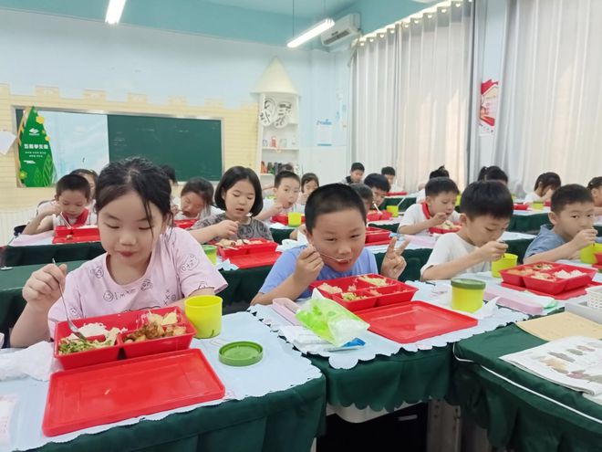 工地工作餐_工地伙食食谱_工地营养餐