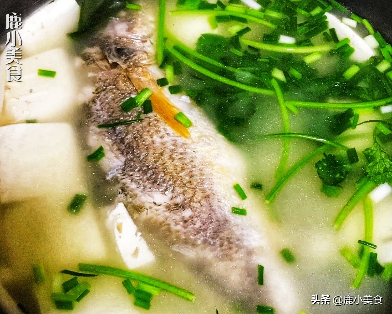 春天炖鱼汤必备：3种调料提升鲜香，避免花