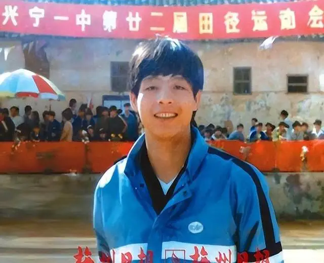 历史足球第一惨案是谁的_足球惨案是什么意思_足球历史事件