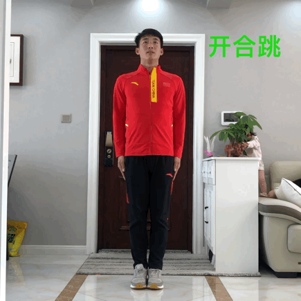 摆臂运动的好处_摆臂力量训练_健身房摆臂运动