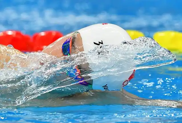 游泳1500米冠军男子_男子4×200米游泳_男子4×100米游泳比赛