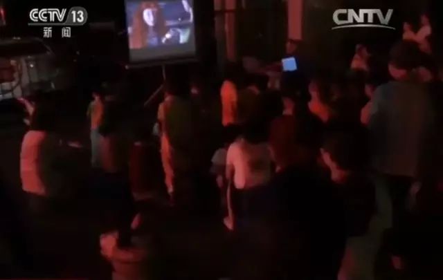 老式篮球场的尺寸_老篮球场地标准尺寸_篮球场地老规则